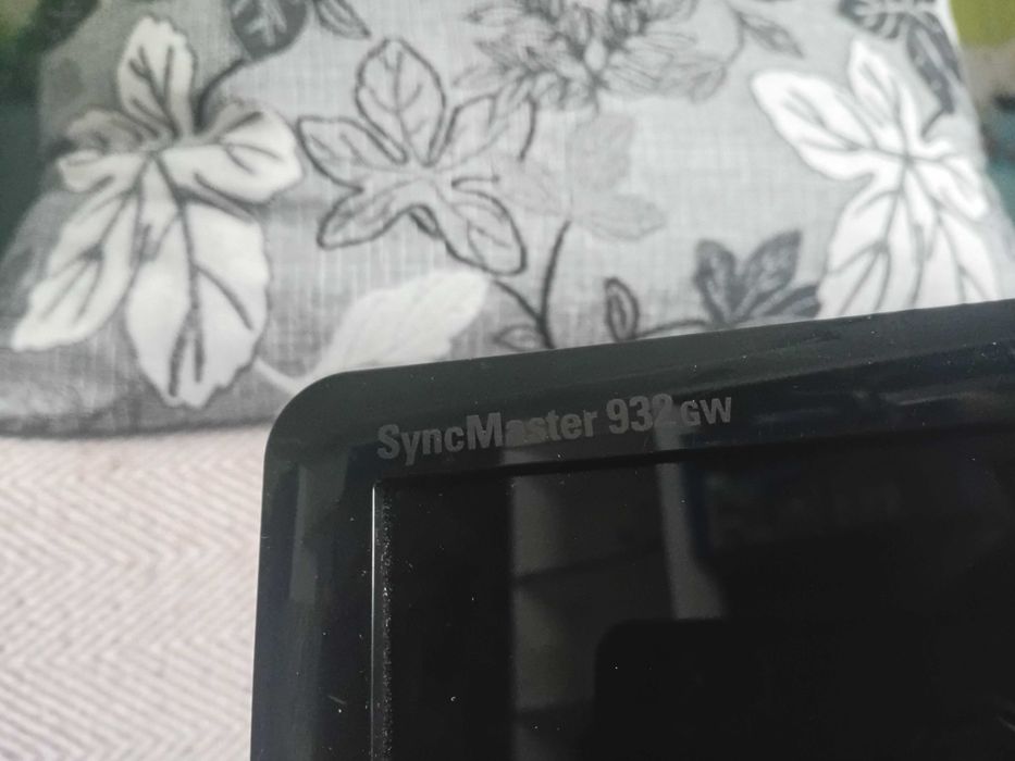 Монітор 19" Samsung 932GW