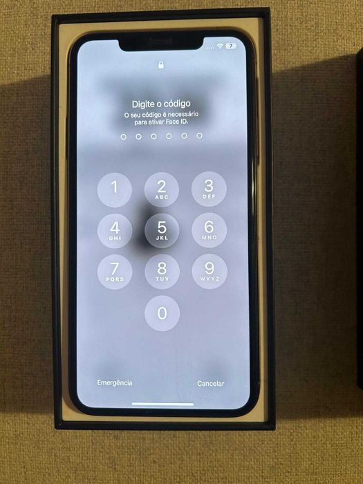 iphone 11 pro max em muito bom estado