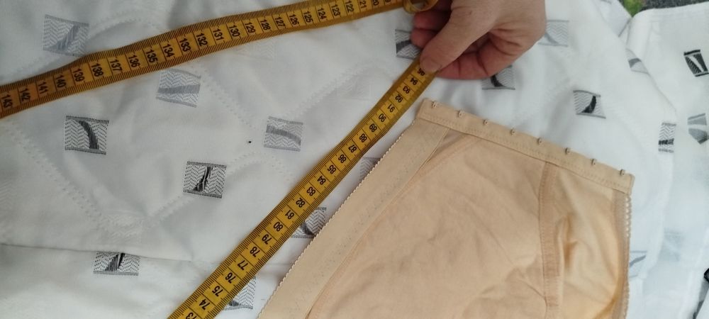 Beżowy biustonosz 110E