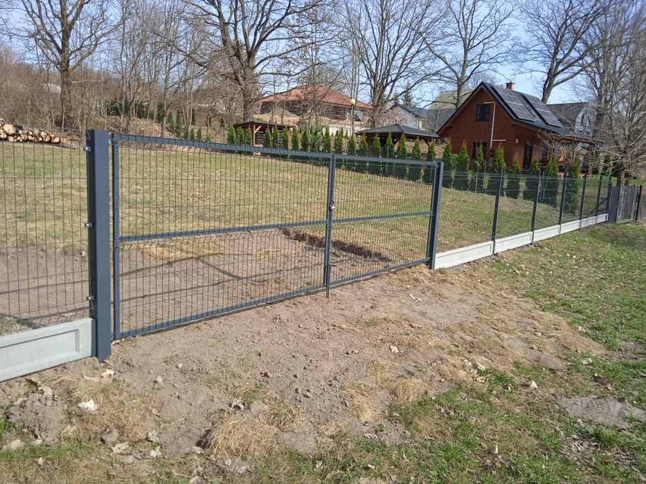 Wykonam/Naprawie/Montaż Ogrodzenia/Bramy/Kojec/Usługi małą koparką.