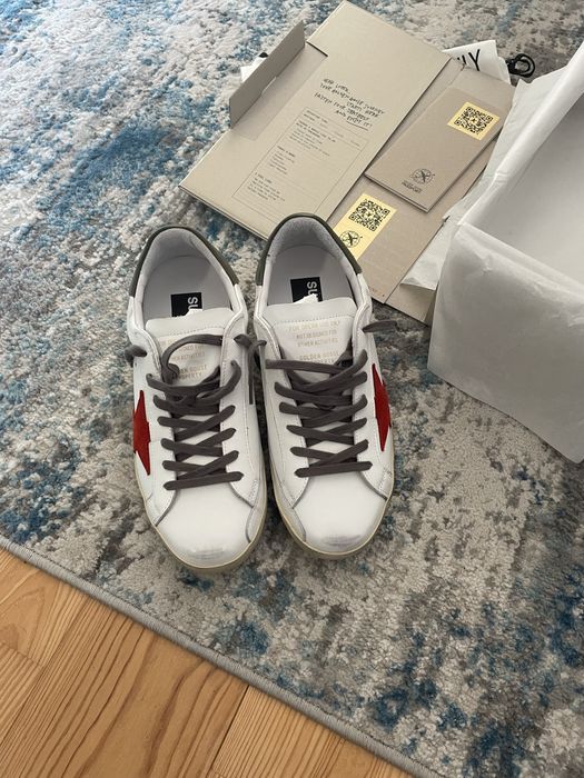 Golden goose superstar.