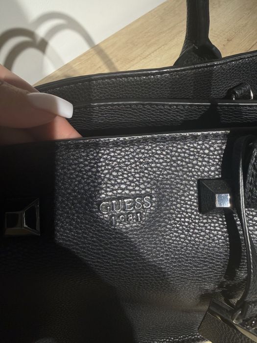 Шкіряна сумка guess