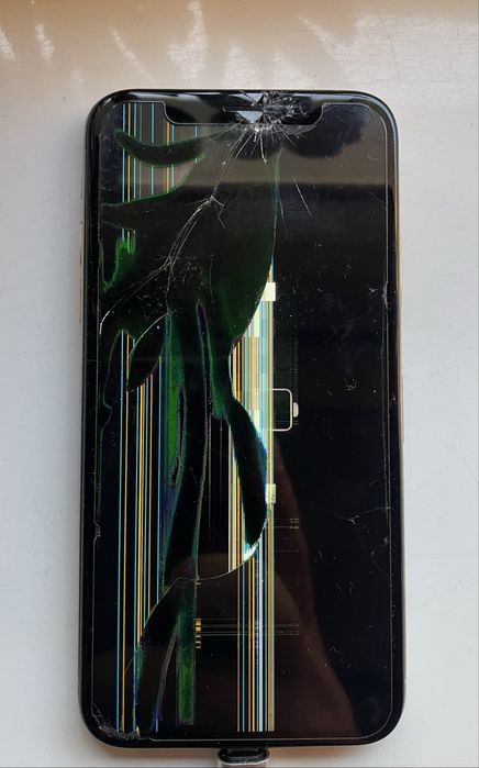 Iphone XS uszkodzony