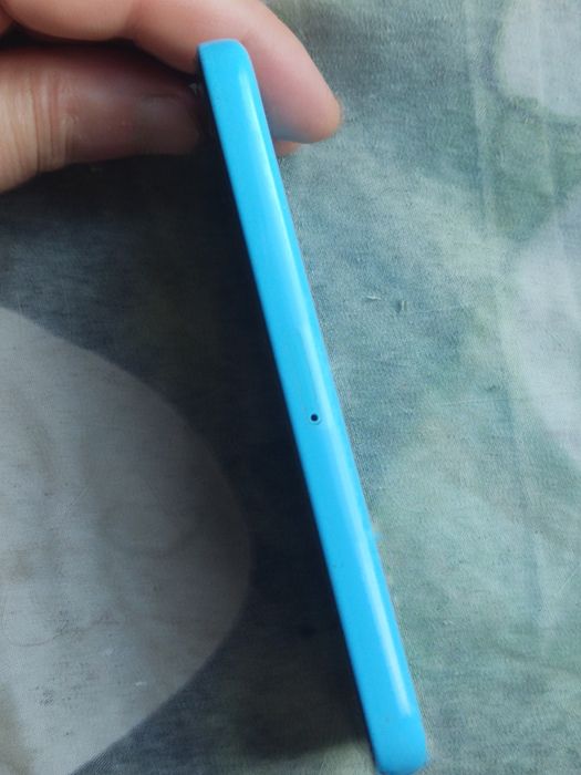 iPhone 5с-зарядка  идёт,но не заряжается,на запчасти или восстановление.