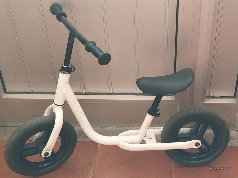 Bicicleta de equilíbrio da Decathlon