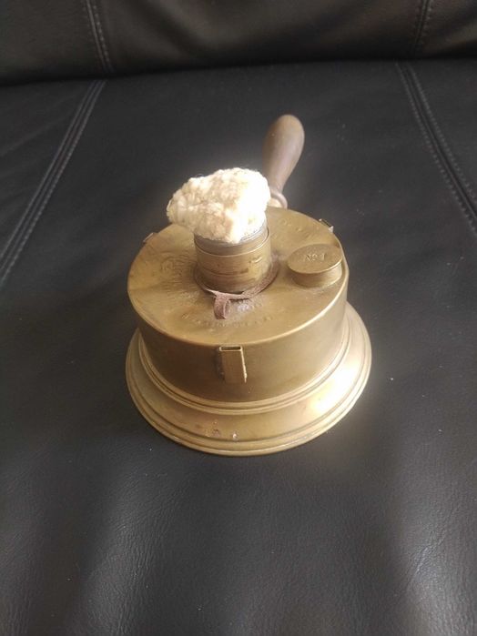 Antigo fogareiro a alcool, portatil, de cabo, em latão dourado. Seculo XIX-XX