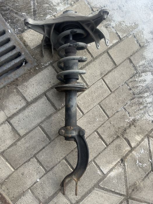 Стойка амартизатора до Ауді Q5 до 17 року