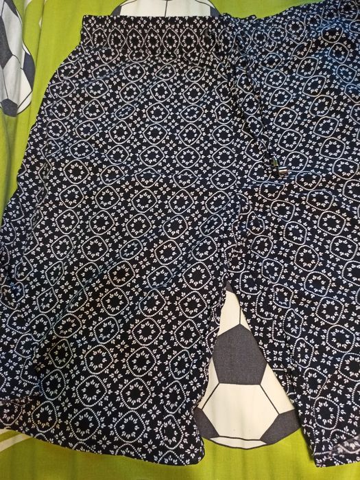 Krótkie spodenki z szerokimi nogawkami