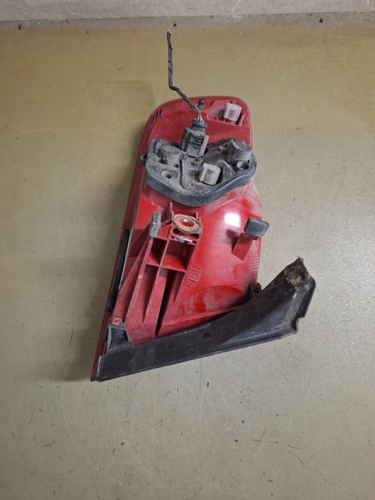 Lampa tylna prawa  udi a4 b8 sedan