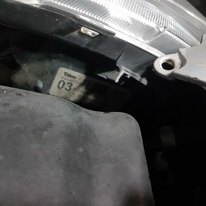 lampa reflektor toyota yaris II 2 08r P9 oryginał