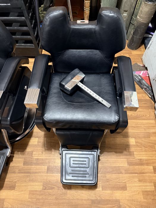 Крісла в барбершоп Barber Elite 3 шт.