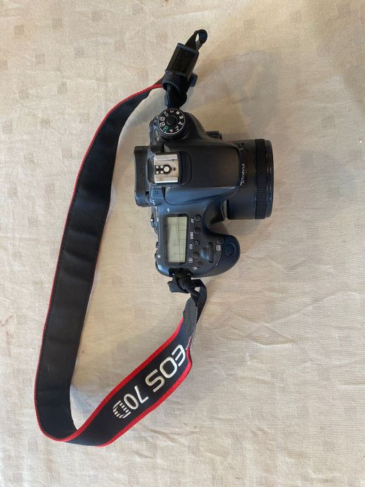 Máquina Fotográfica CANON EOS 70 D
