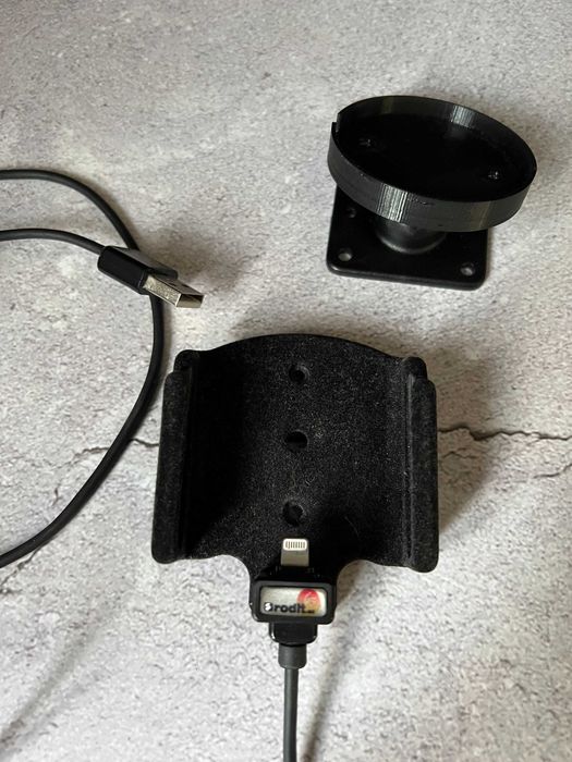 Uchwyt do Iphone 5 SE Brodit + MagSafe