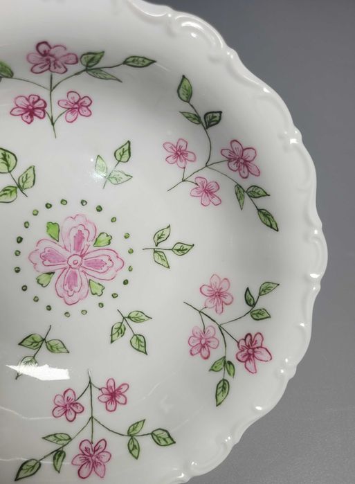 Misa obiadowa ręcznie zdobiona