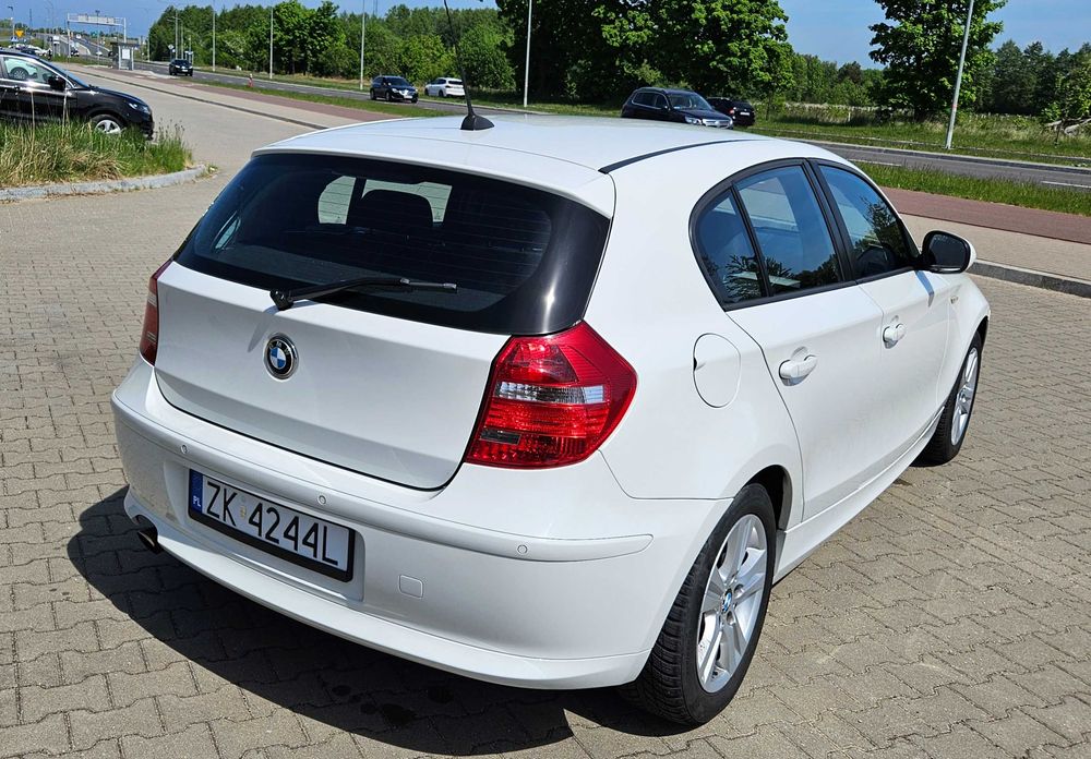 BMW seria 1  E87 2011r 2.0 benzyna