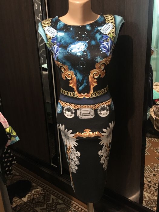 Сукні, сарафани, за три 250 грн