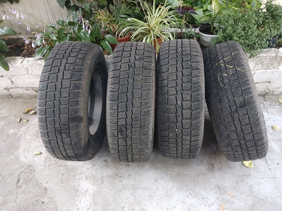 Продаю комплект зимніх коліс R16 5/114,3 .Стояли на NISSAN x-trail T31.