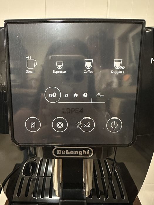 Máquina de café Delonghi ECAM220