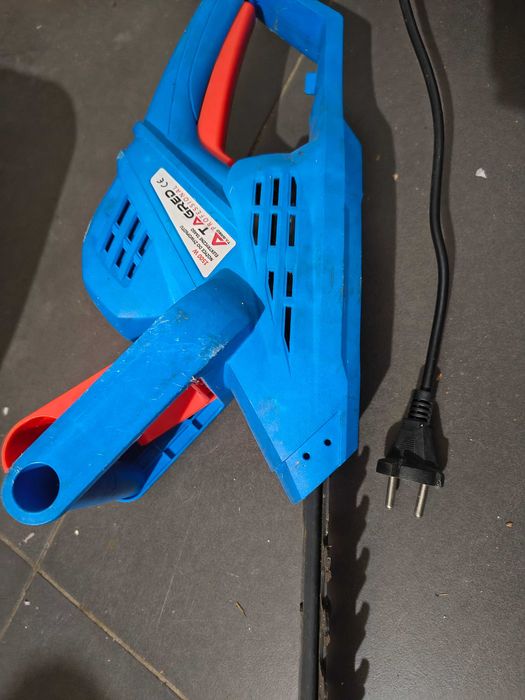 Nożyce elektryczne do żywopłotu