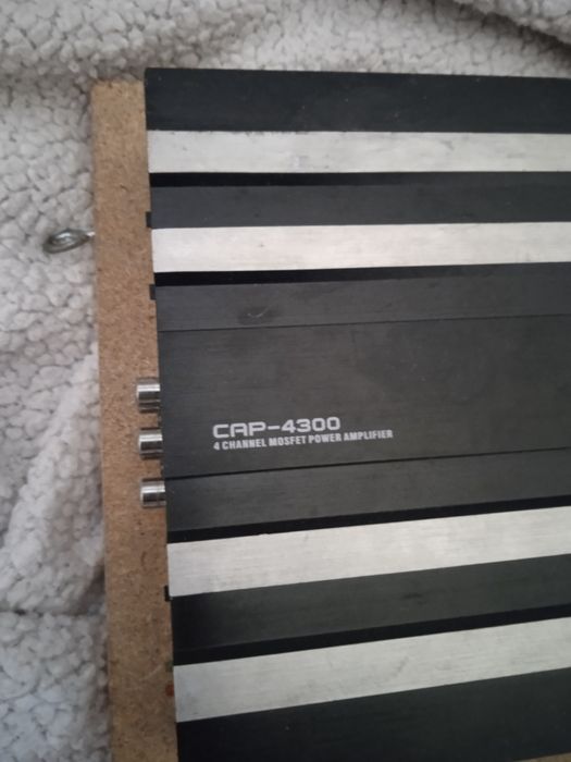 Amplificador de som de 4 canais