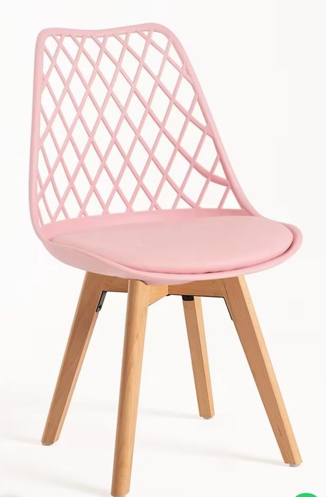 Cadeira almofadada rosa nova