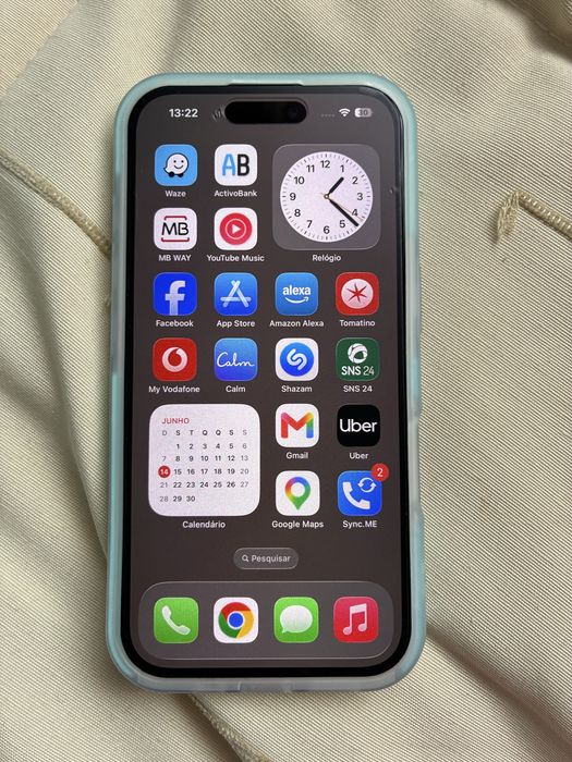 iPhone 16  verde agua  128GB