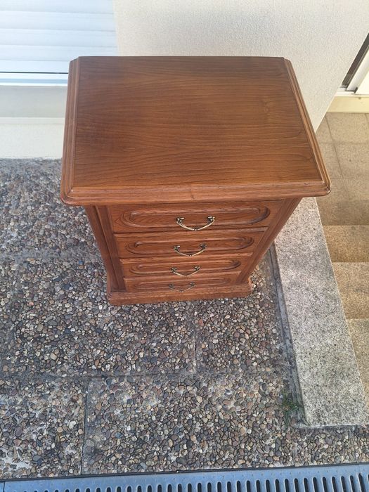 Mesinhas de Cabeceira64750626239873121