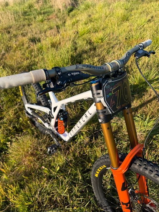 Commencal V5 2026 L