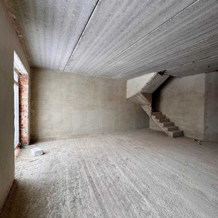 продаж кутового Таунхауса готового до ремонту. Крихівці