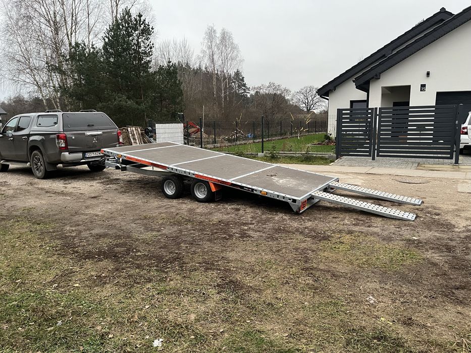 Laweta przyczepa uchylna platforma wynajem