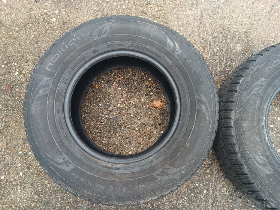 Opony zimowe 245/70 R16 XL 2 x Bridgestone i 2 x Nokian