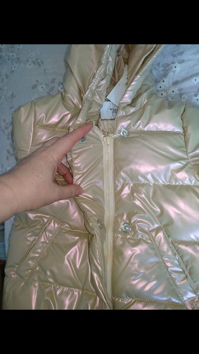 Reserved Куртка 74-80р. осінь-весна стьобана. М'яка, невагома. Нова