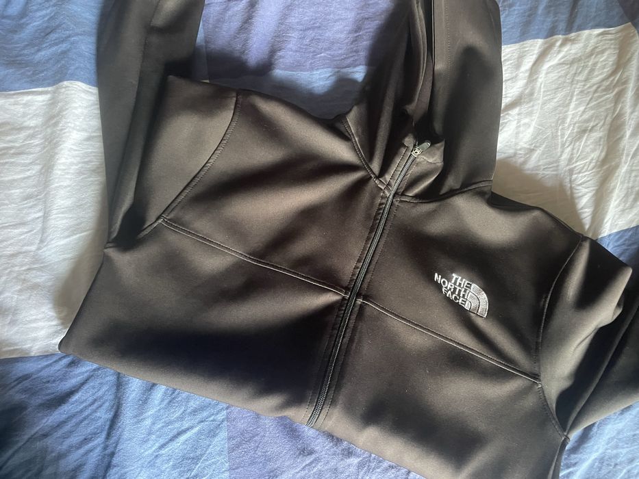 Fato treino da THE MORTH FACE bom estado novo aproveita ja