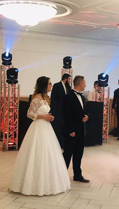 Biała koronkowa suknia ślubna hiszpanka S 36/38 księżniczka