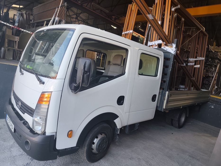 Nissan cabstar cabine dupla