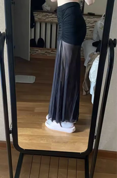 Трендова прозора спілниця