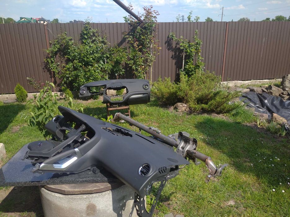 Торпедо панель Пежо 3008. 2009-2017рік