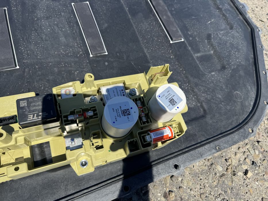 Продам контактори Mustang mach-e 2024 року повний привід