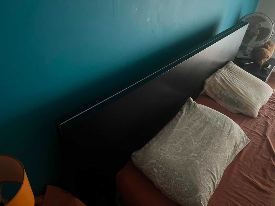 Cama + 2 mesinhas