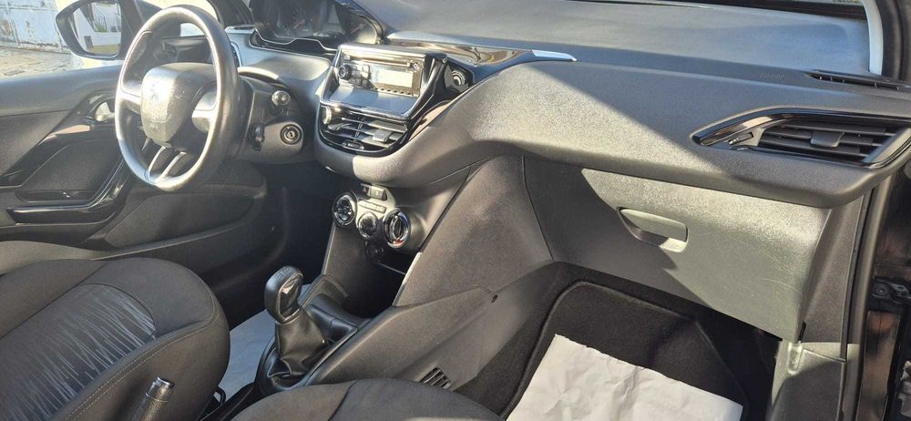 Peugeot 208 gasolina