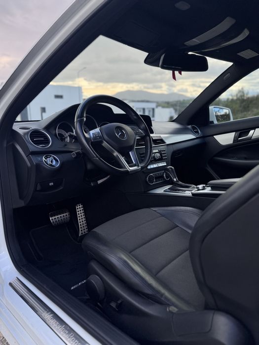 Mercedes-Benz C-Coupé C220 – 145.000 km | Automático 7G-Tronic