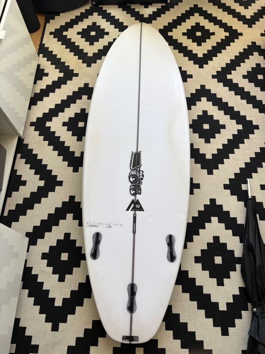 JS MOSNTA 10 PE EASY RIDER 5'11" 19 3/4" 2 9/16" 31.7L