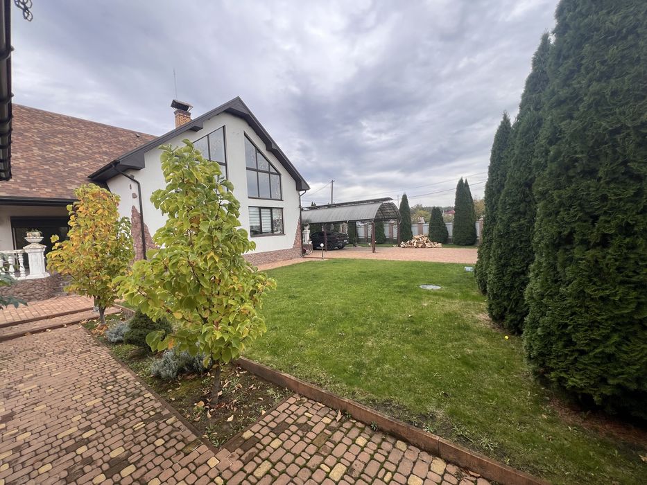 Продам заміський котедж 257м2 с.Морозівка (Броварський р-н)