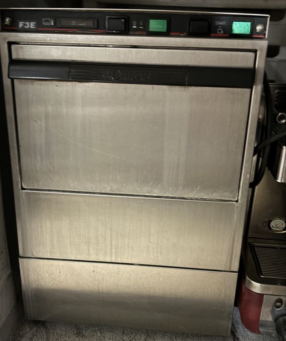 Maquina de cafe e maquina de lavar loiça indostrial