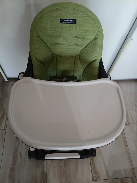 Продаю Стільчик для годування Peg-Perego Siesta Follow Me Wonder Green