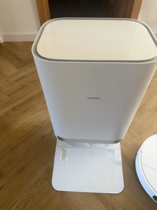 Robot sprzątający xiaomi vacum 20+ wraz ze stacją ładującą