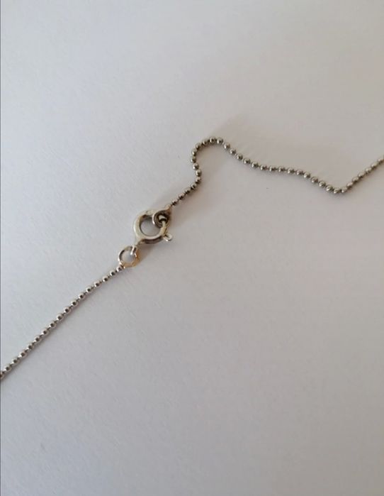 Colar prata formato lágrimas