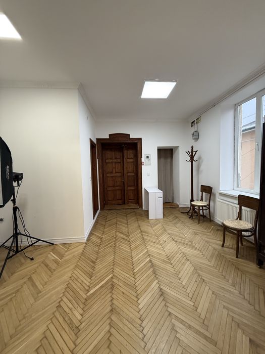 Продаж сучасної фото-студії в центрі м. Надвірна