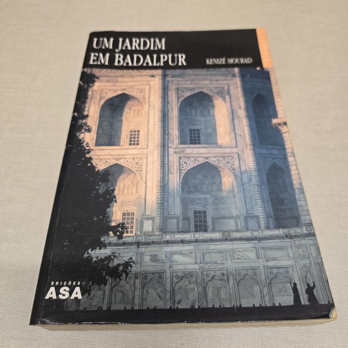 Livro  " Um Jardim em Badalpur"