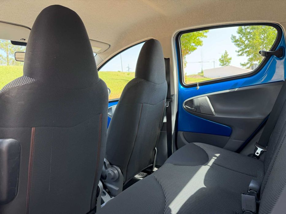 Toyota Aygo 1.0 CoolBlue - Caixa Automática + Ar Condicionado